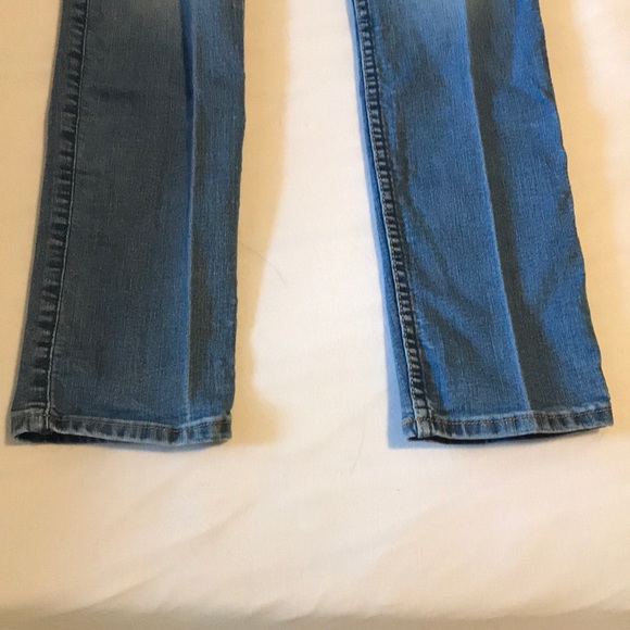 medium wash hollister jean - Picture 5 of 5